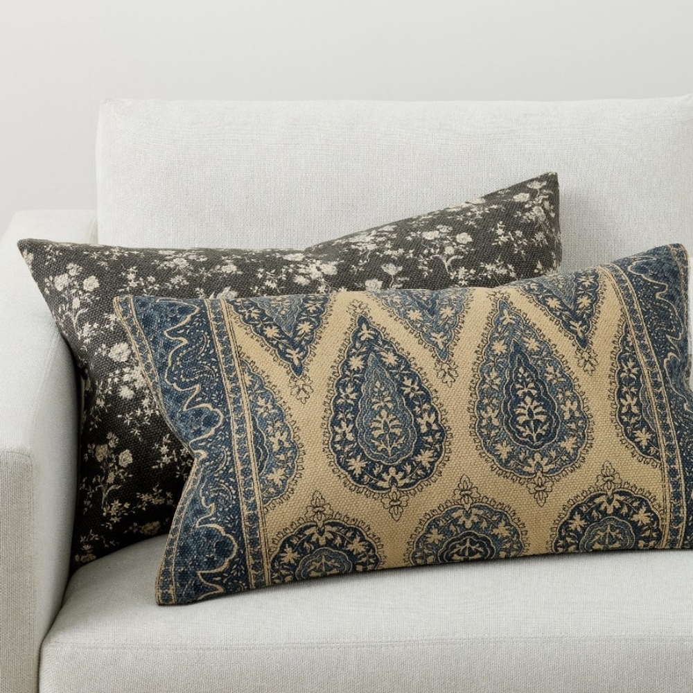 Pottery Barn Abel Reversible lumbar Pillow Cover - Picture 3 of 7
